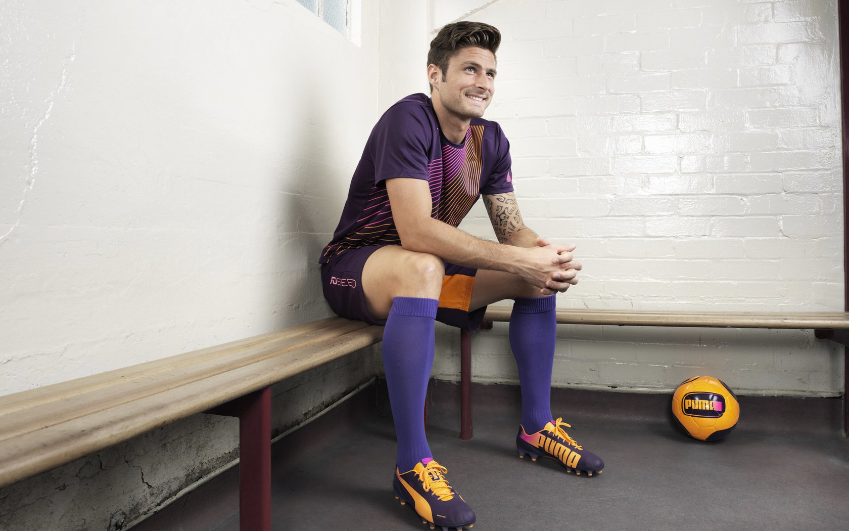 明晨意甲焦点战！密尔沃基雄鹿迎战上海海港，横扫或上演